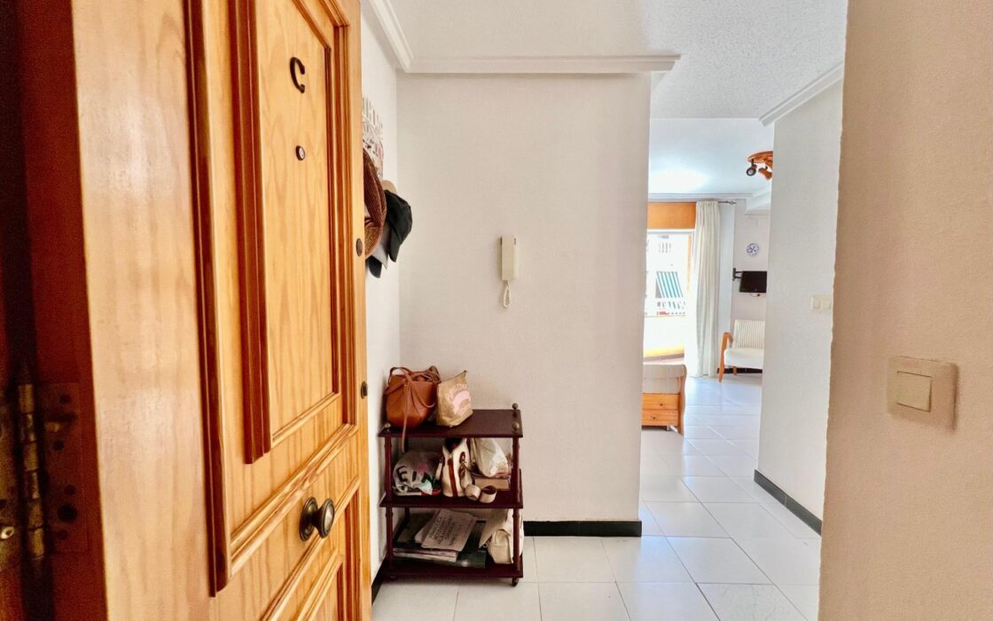 Апартаменты в Торревьехе у моря 42 кв.м с террасой