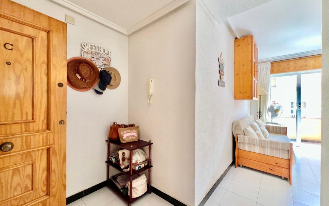 Апартаменты в Торревьехе у моря 42 кв.м с террасой