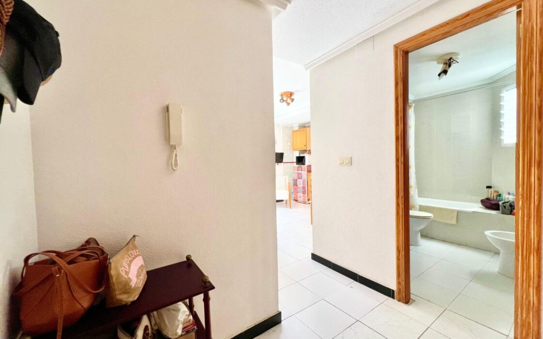 Апартаменты в Торревьехе у моря 42 кв.м с террасой