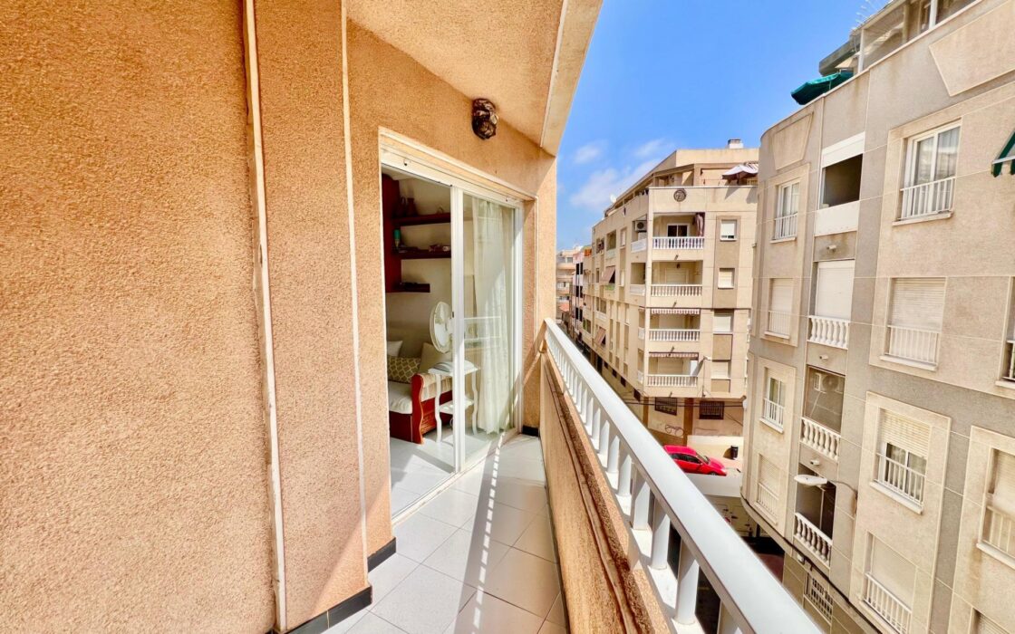 Апартаменты в Торревьехе у моря 42 кв.м с террасой