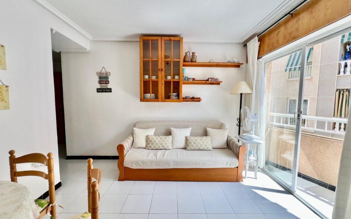 Апартаменты в Торревьехе у моря 42 кв.м с террасой