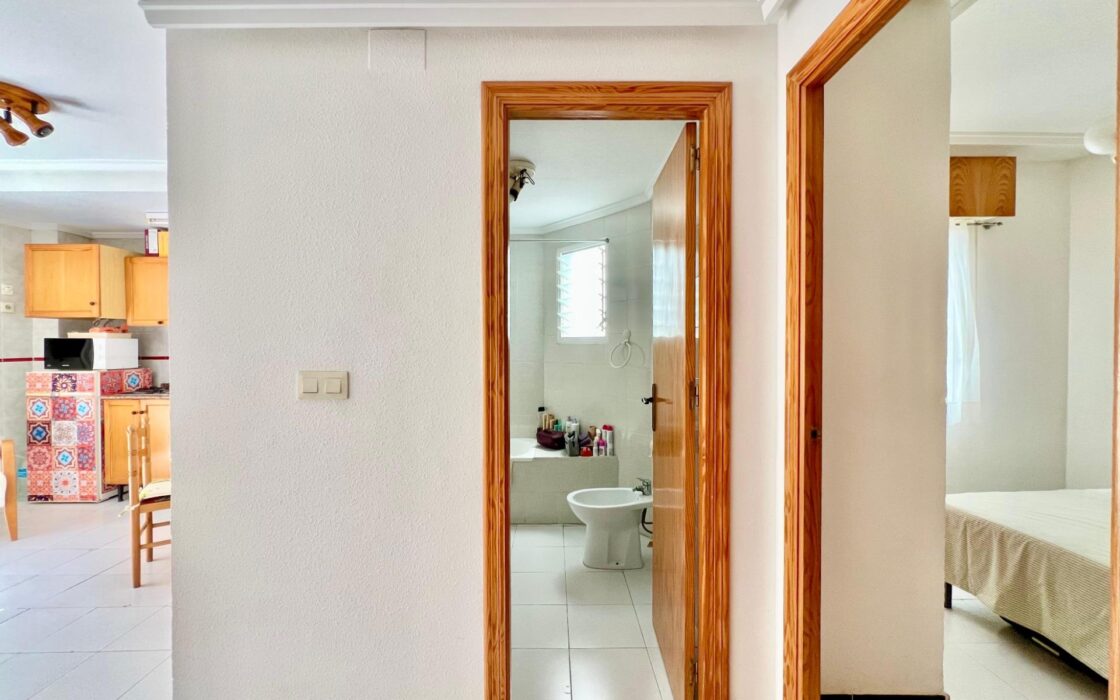 Апартаменты в Торревьехе у моря 42 кв.м с террасой