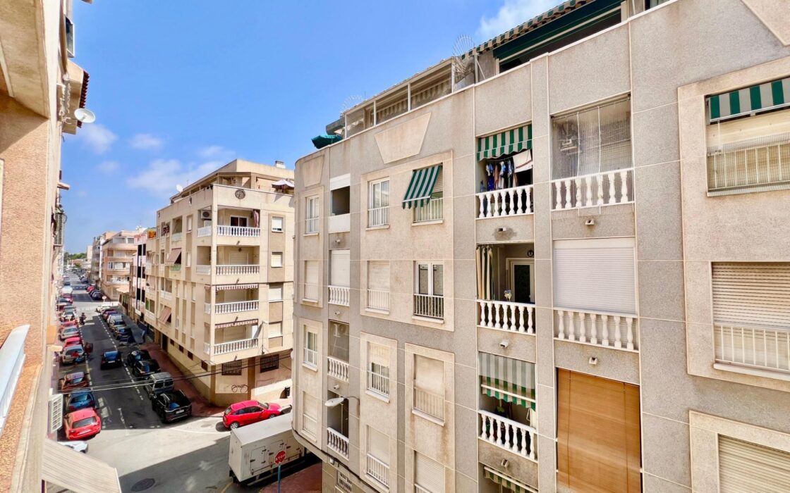 Апартаменты в Торревьехе у моря 42 кв.м с террасой