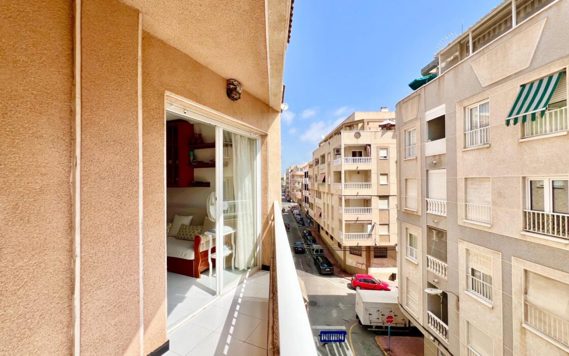 Апартаменты в Торревьехе у моря 42 кв.м с террасой