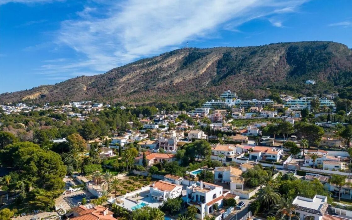 Новая постройка в Альбире с террасой 4 спальни 268 кв.м