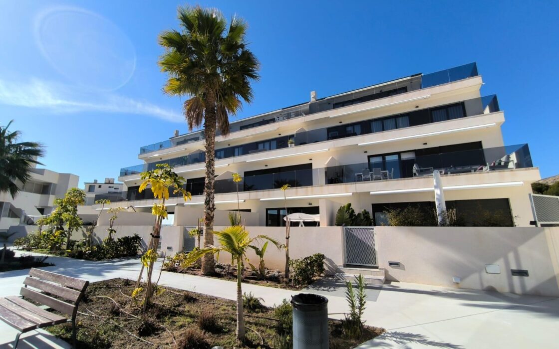 Двохрівневий таунхаус з видом на море в Бенідормі 263 кв.м