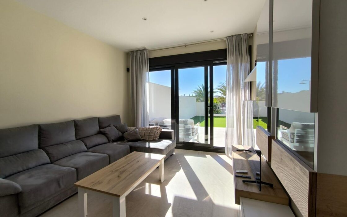 Двохрівневий таунхаус з видом на море в Бенідормі 263 кв.м