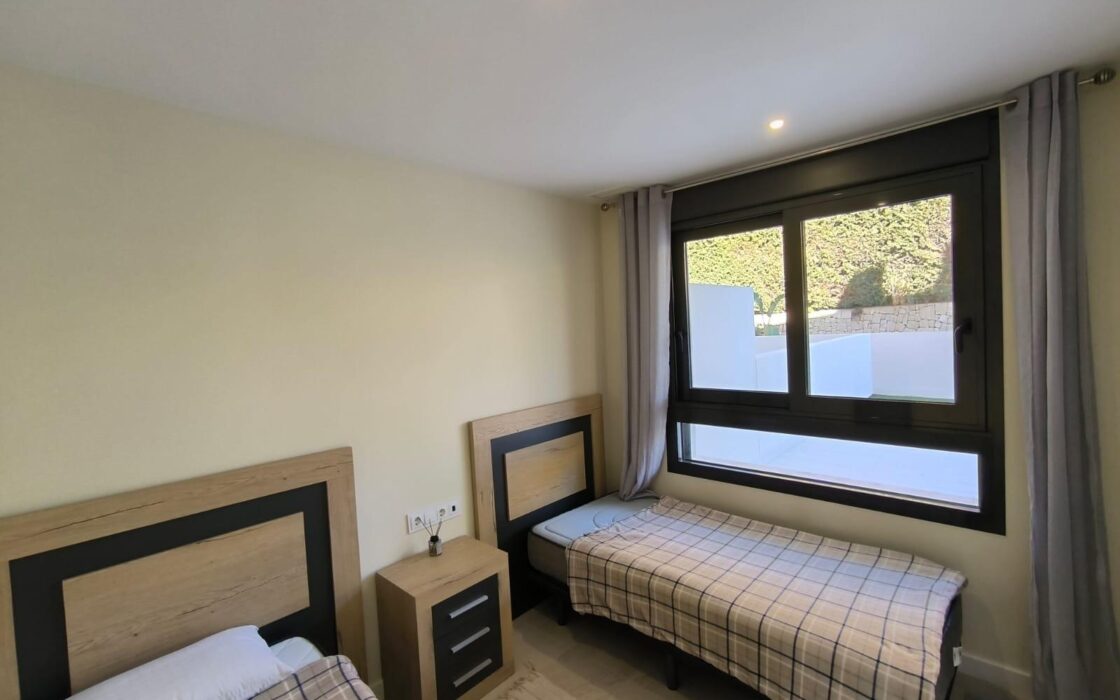 Двохрівневий таунхаус з видом на море в Бенідормі 263 кв.м