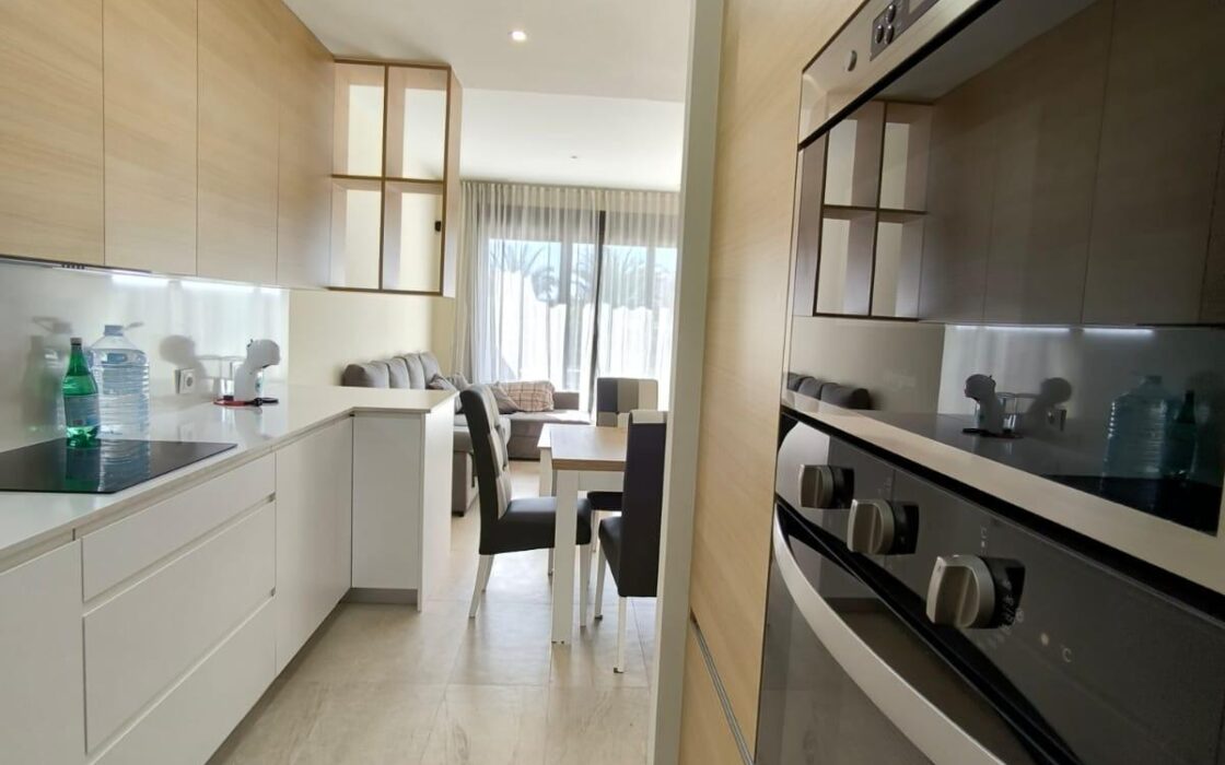 Двохрівневий таунхаус з видом на море в Бенідормі 263 кв.м