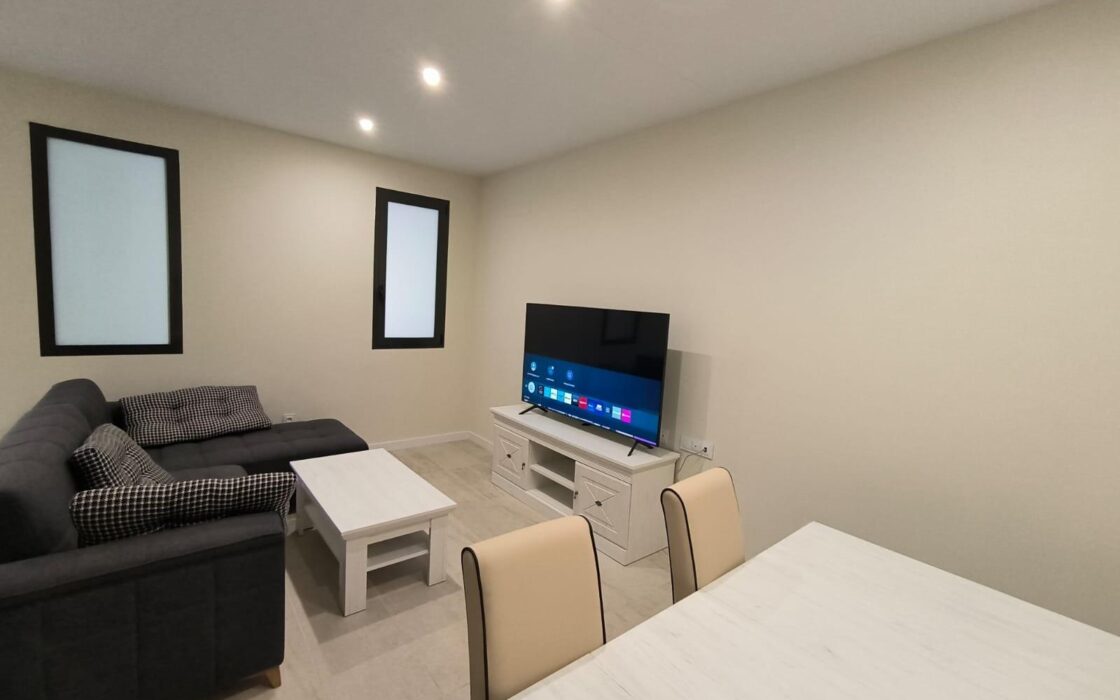 Двохрівневий таунхаус з видом на море в Бенідормі 263 кв.м