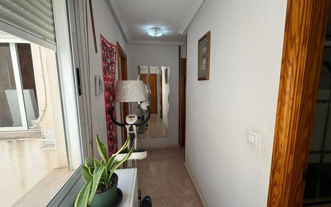 Апартамент 75 кв.м з терасою в Торрев’єсі біля моря