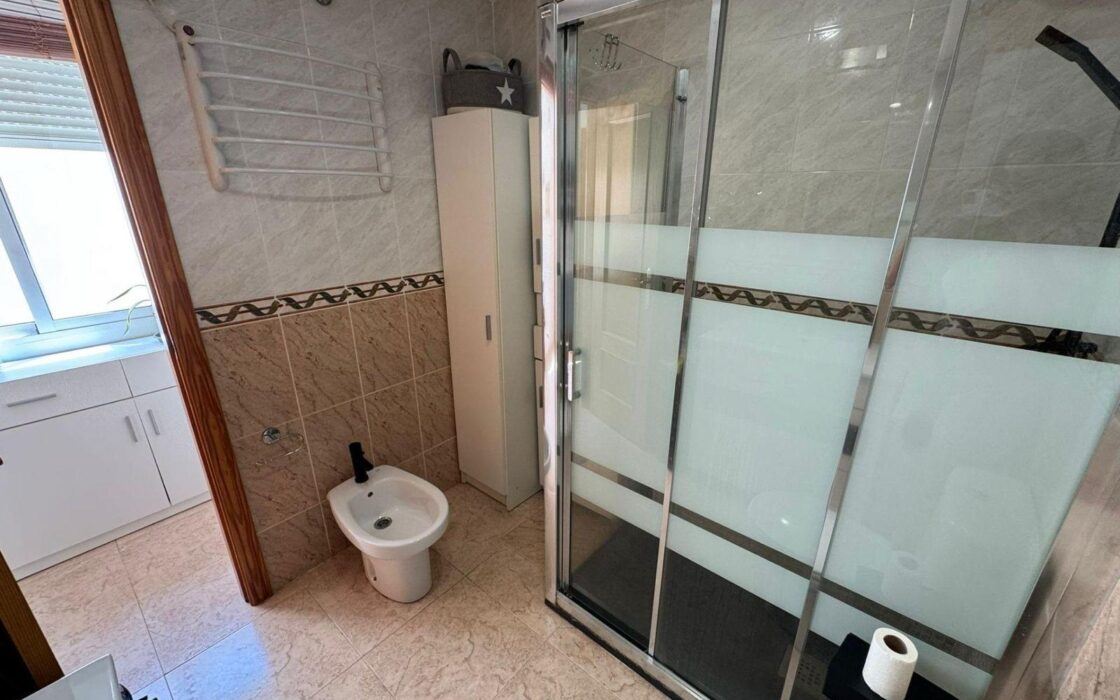 Апартамент 75 кв.м з терасою в Торрев’єсі біля моря