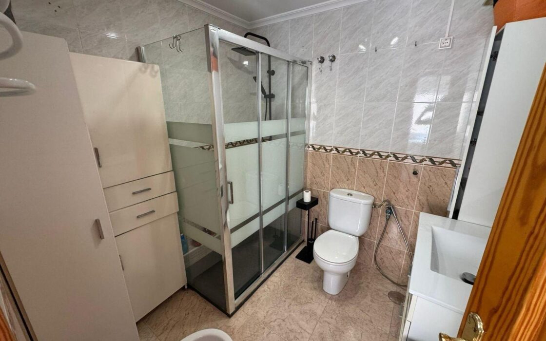 Апартамент 75 кв.м з терасою в Торрев’єсі біля моря