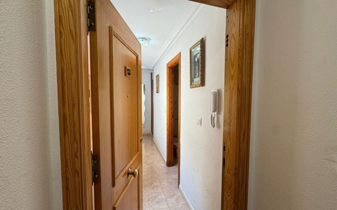 Апартамент 75 кв.м з терасою в Торрев’єсі біля моря