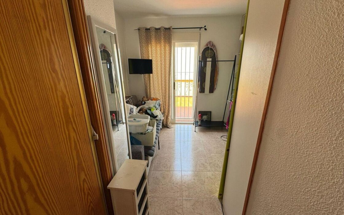 Апартамент 75 кв.м з терасою в Торрев’єсі біля моря