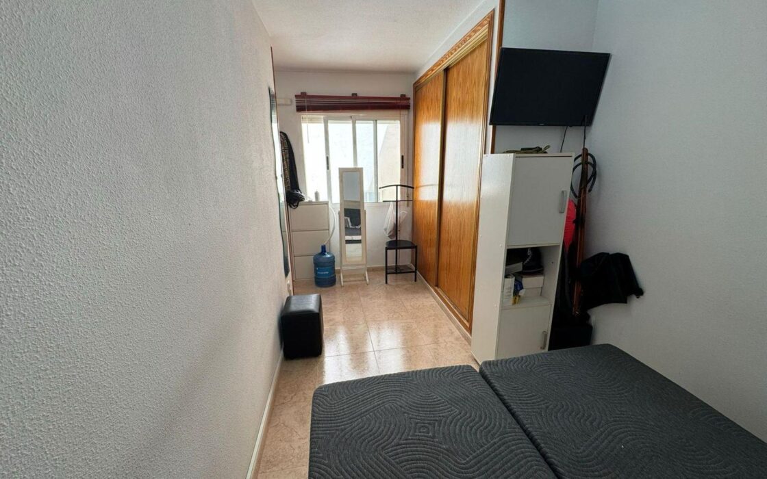 Апартамент 75 кв.м з терасою в Торрев’єсі біля моря