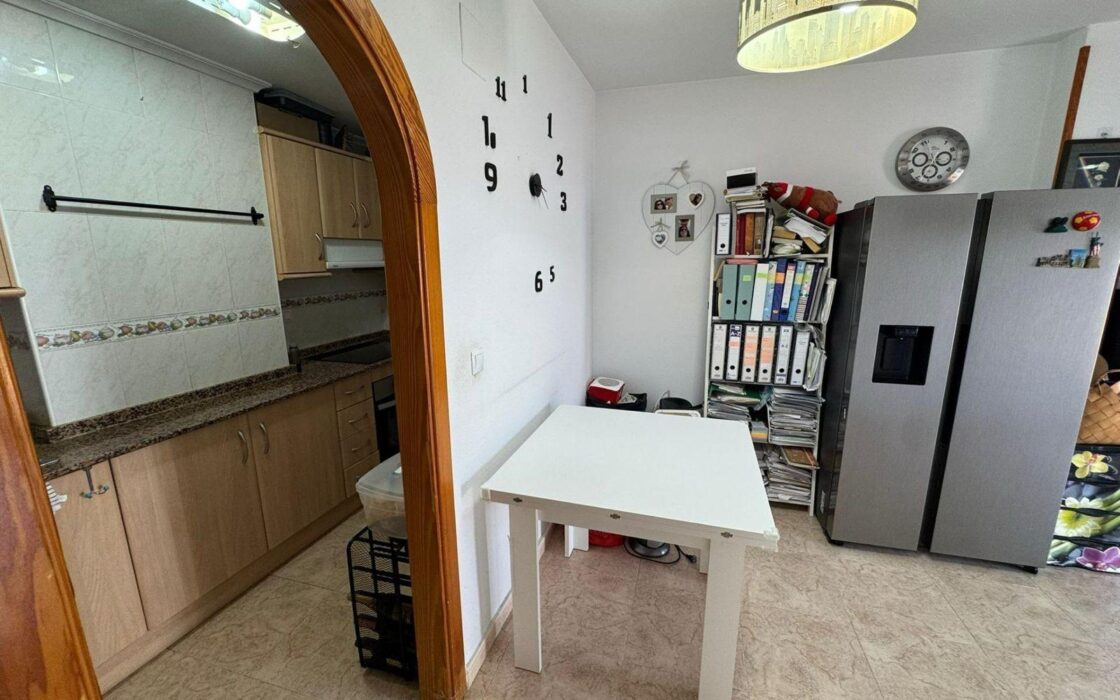 Апартамент 75 кв.м з терасою в Торрев’єсі біля моря