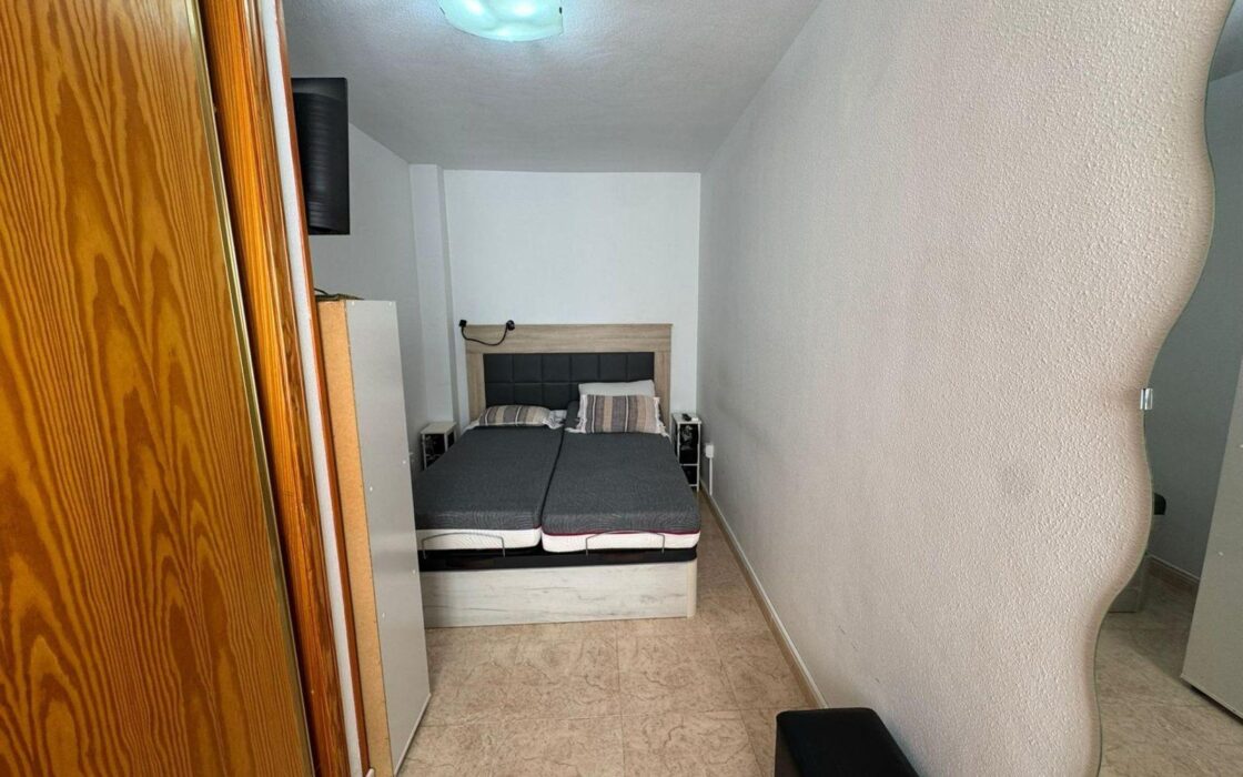 Апартамент 75 кв.м з терасою в Торрев’єсі біля моря