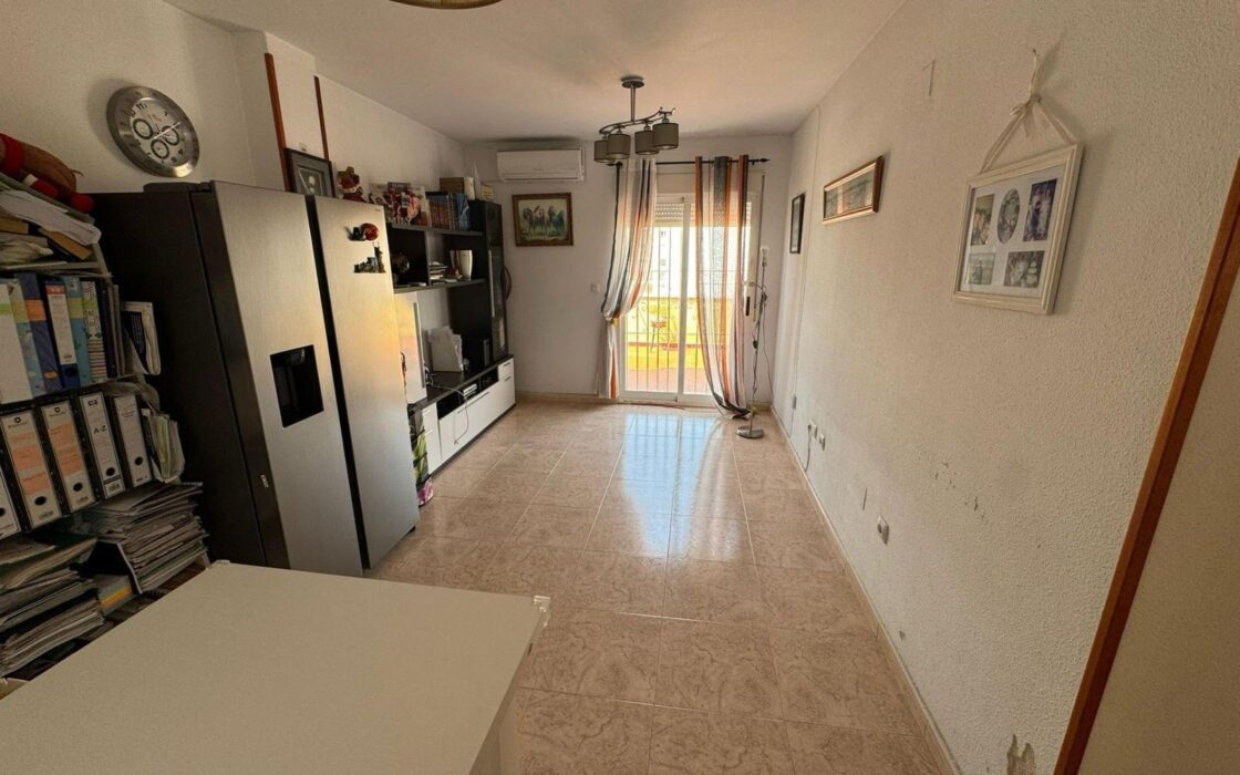 Апартамент 75 кв.м з терасою в Торрев’єсі біля моря