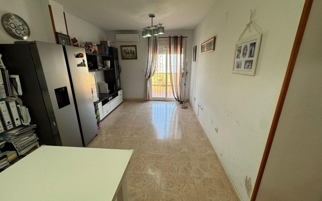 Апартамент 75 кв.м з терасою в Торрев’єсі біля моря