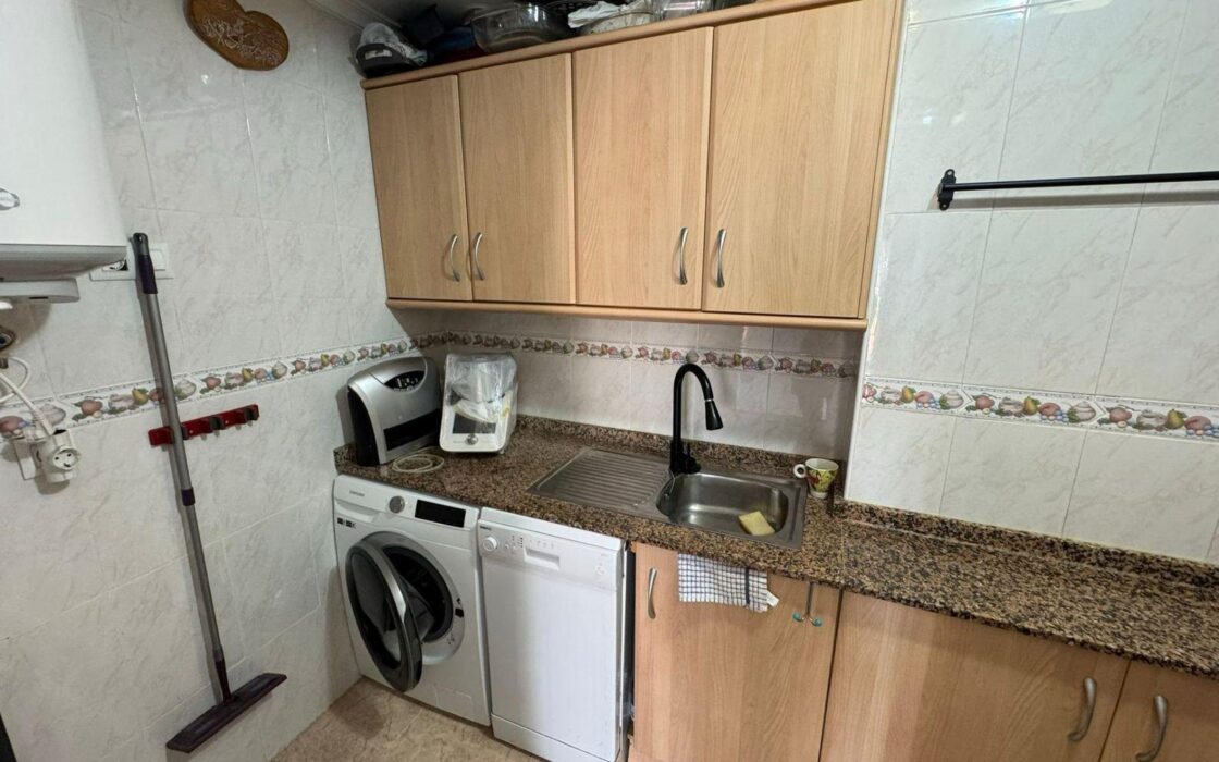 Апартамент 75 кв.м з терасою в Торрев’єсі біля моря