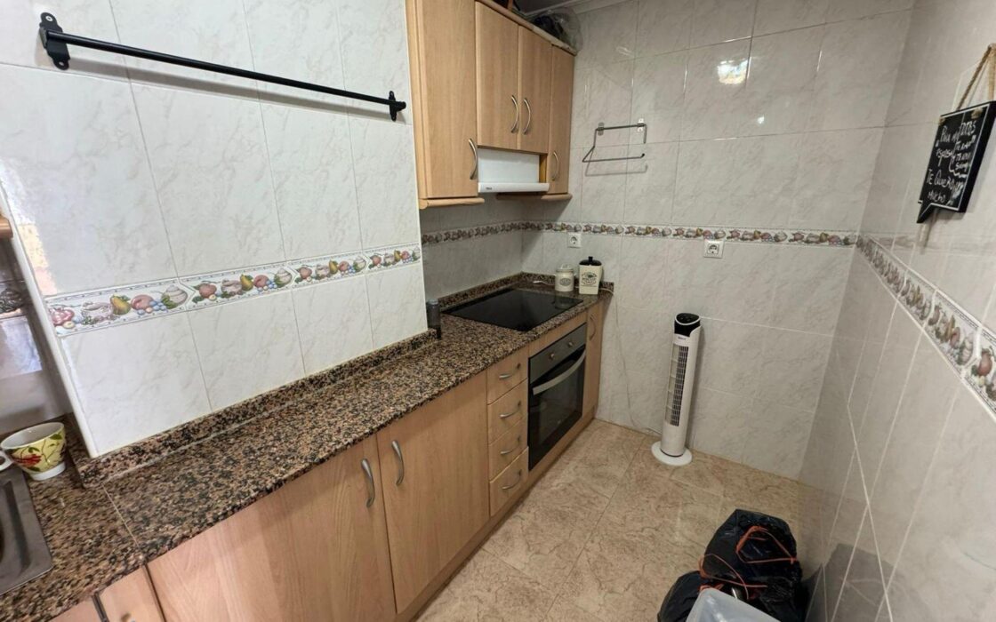 Апартамент 75 кв.м з терасою в Торрев’єсі біля моря