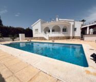 Вилла в Сьюдад Кесада 110 кв.м с бассейном у моря