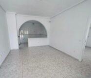 Вилла в Сьюдад Кесада 110 кв.м с бассейном у моря