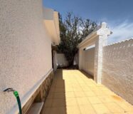 Вилла в Сьюдад Кесада 110 кв.м с бассейном у моря