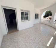 Вилла в Сьюдад Кесада 110 кв.м с бассейном у моря