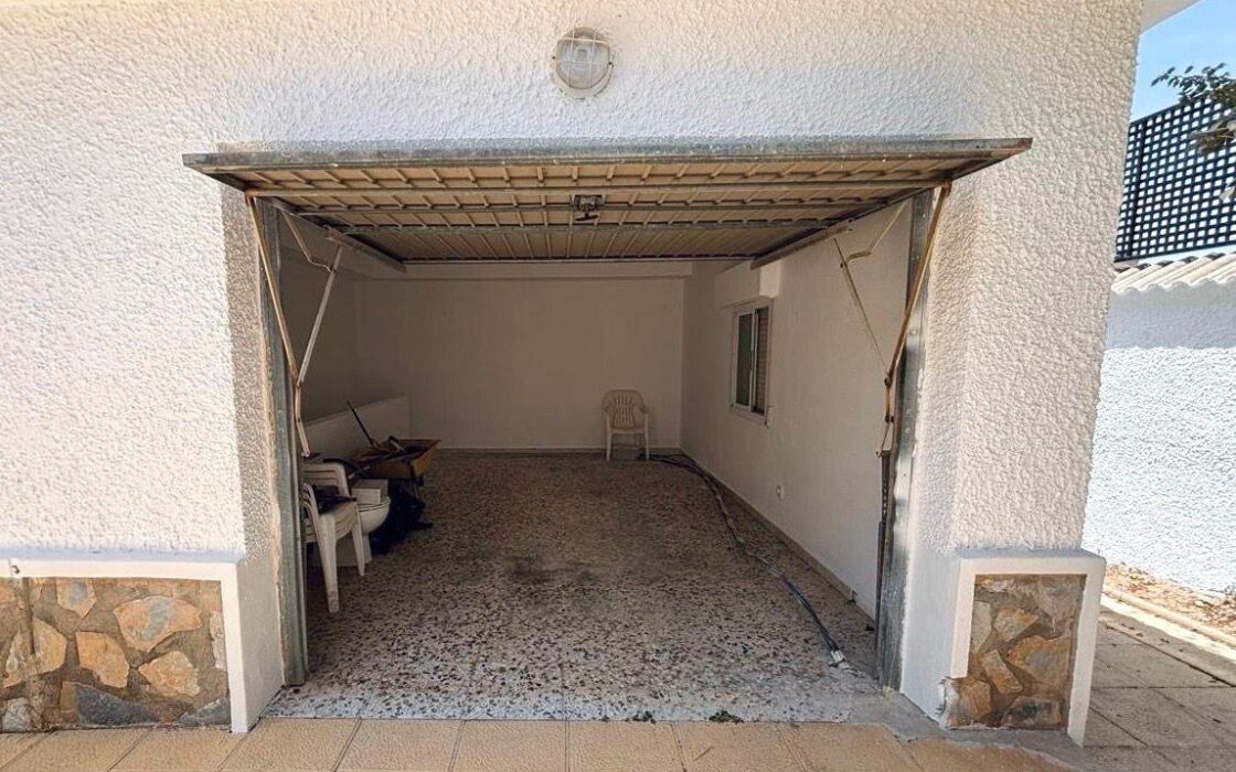 Вилла в Сьюдад Кесада 110 кв.м с бассейном у моря