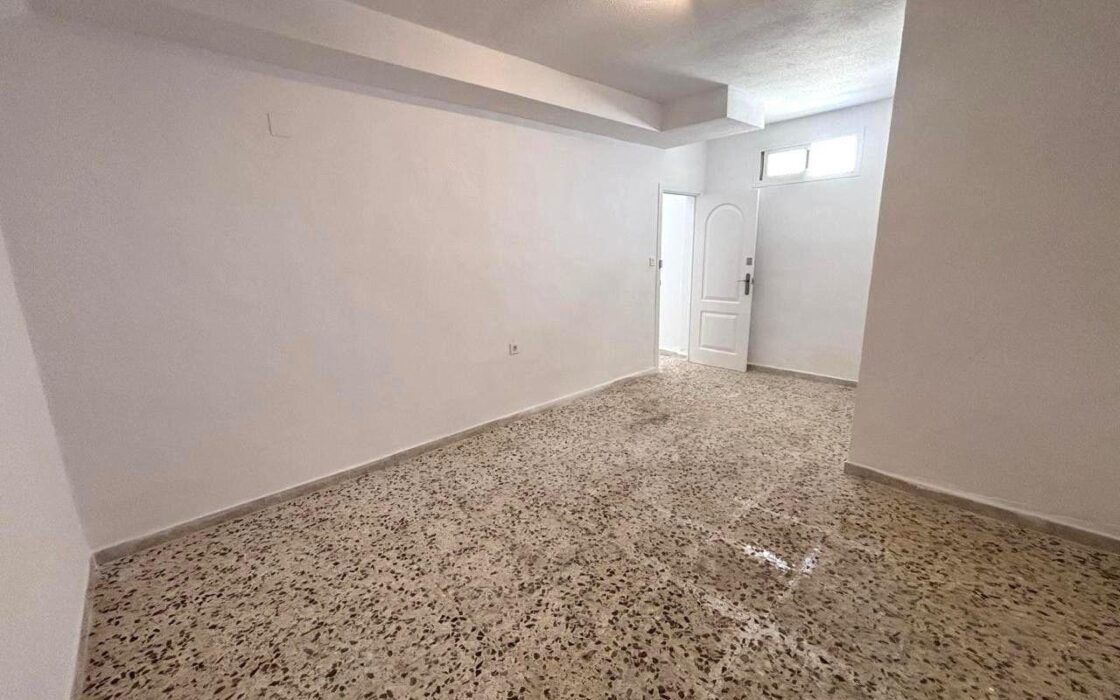 Вилла в Сьюдад Кесада 110 кв.м с бассейном у моря