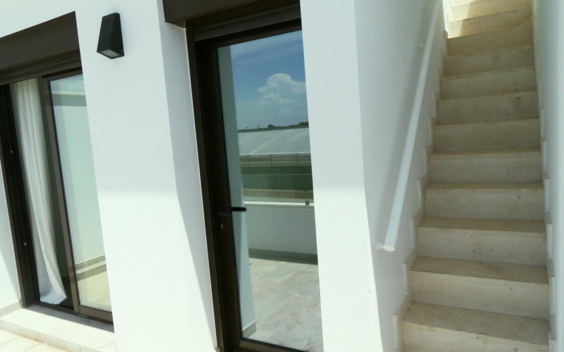 Дуплекс в Пилар-де-ла-Орадада у моря, 3 спальни, солярий