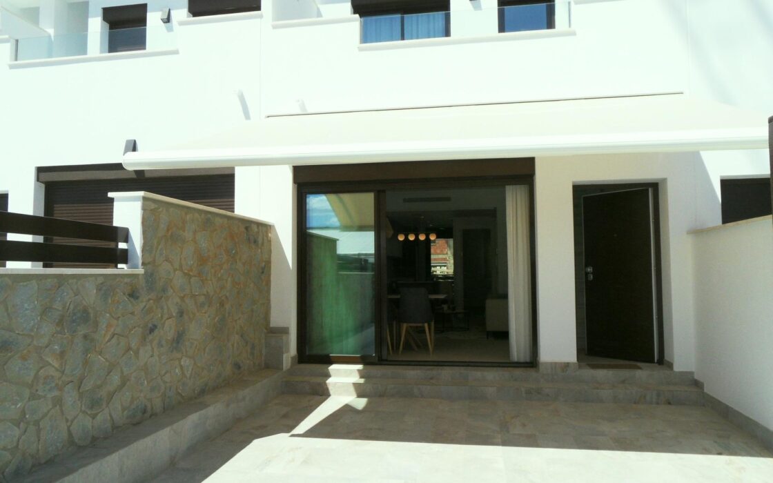 Дуплекс в Пилар-де-ла-Орадада у моря, 3 спальни, солярий