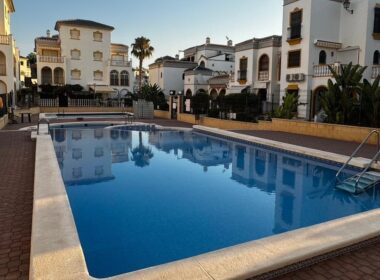 Апартаменты в Торревьехе 4 комнаты с террасой у моря