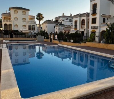 Апартаменти в Торрев’єсі 4 кімнати з терасою біля моря