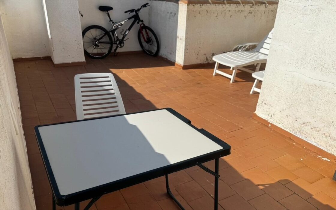 Апартаменты в Торревьехе 4 комнаты с террасой у моря