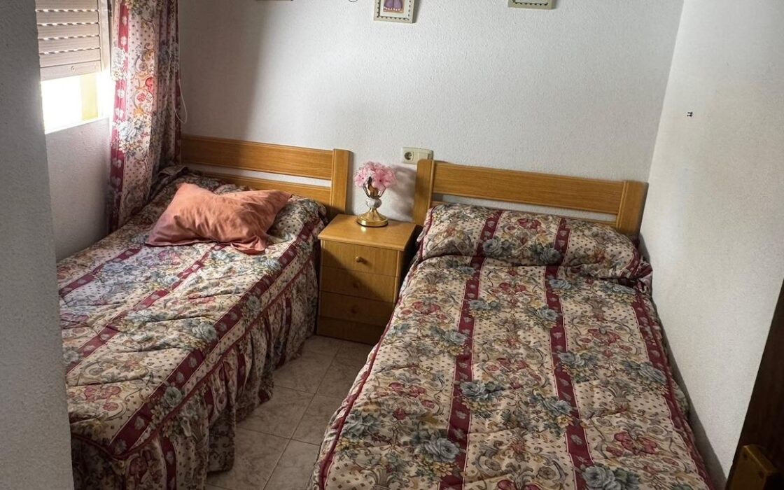 Апартаменты в Торревьехе 4 комнаты с террасой у моря