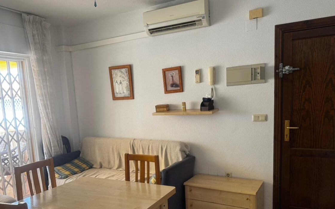 Апартаменты в Торревьехе 4 комнаты с террасой у моря