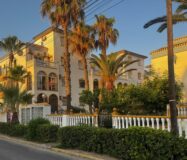 Апартаменты в Торревьехе 4 комнаты с террасой у моря