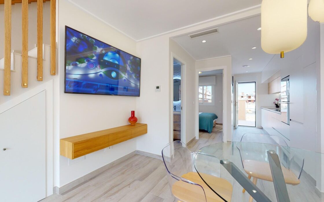 Дом в Пилар де ла Орадада 81 кв.м с террасой у моря