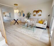 Дом в Пилар де ла Орадада 81 кв.м с террасой у моря