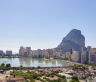 Простора квартира 105 кв.м з видом на море в Кальпе