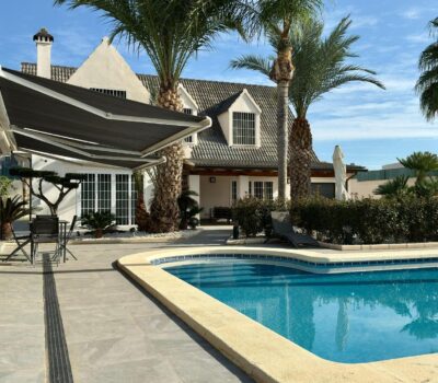 Окрема вілла з басейном у Сан-Хуан-де-Аліканте 360 кв.м