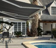 Отдельная вилла с бассейном в Сан-Хуан-де-Аликанте 360 кв.м