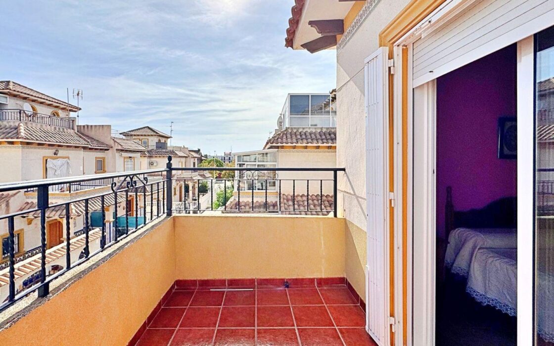 Будинок в Оріуела Коста 84 кв.м, 3 кімнати, 700 м до моря