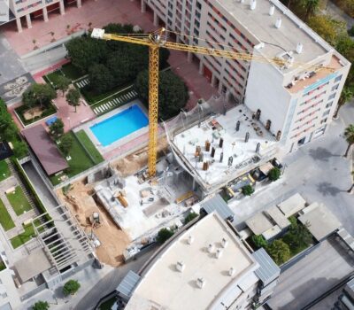 Апартаменти 87 кв.м в Валенсії з терасою та басейном