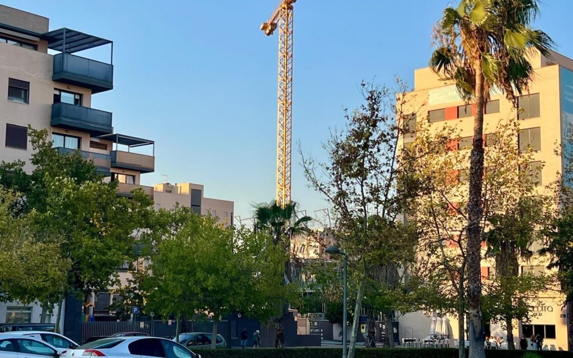 Апартаменти 87 кв.м в Валенсії з терасою та басейном