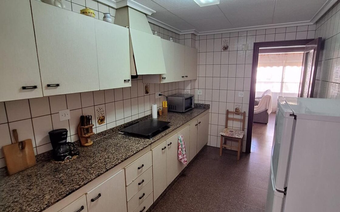 Апартаменты в Торревьехе 68 кв.м с террасой у моря