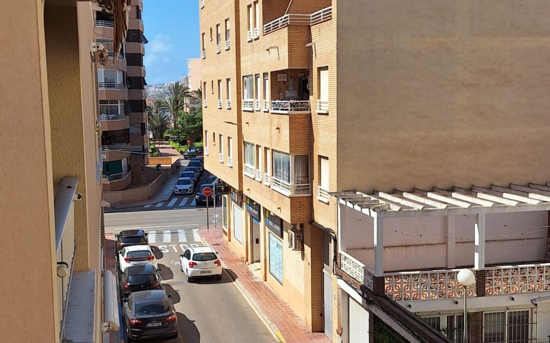 Апартаменты в Торревьехе 68 кв.м с террасой у моря